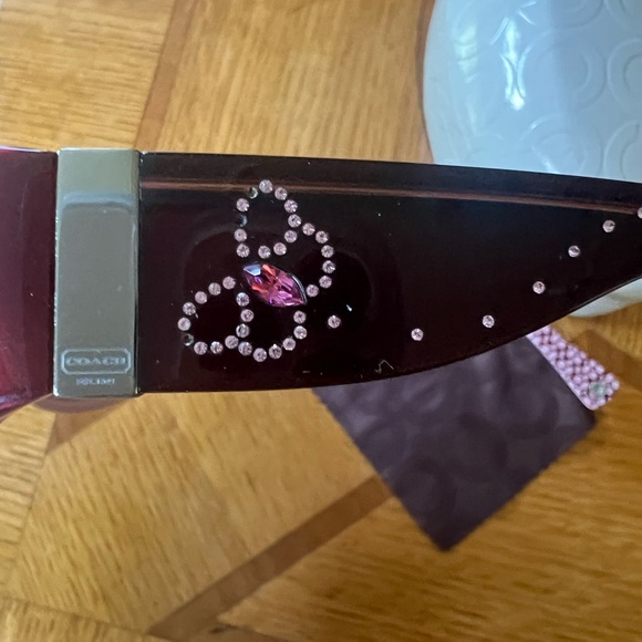 COACH SUNGLASSES BURGANDY “Susie” with pink accent - Picture 4 of 16